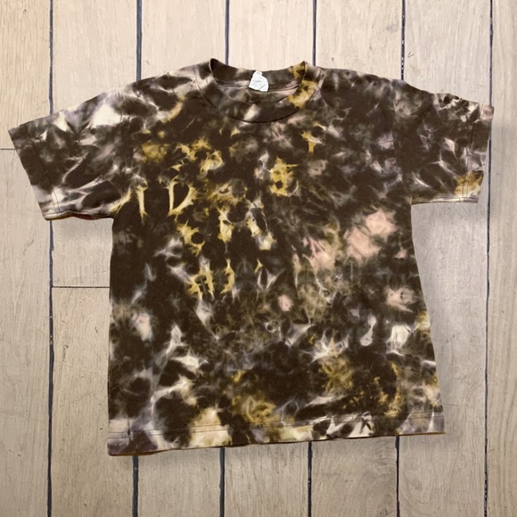 ⭐️ Keiki Reverse Dye T-Shirt in Makue (brown) 🤎 -NEW - Picture 2 of 4